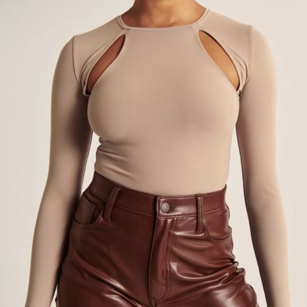 Abercrombie & Fitch Beige Seamless Fabric Long Sleeve Cutout Bodysuit